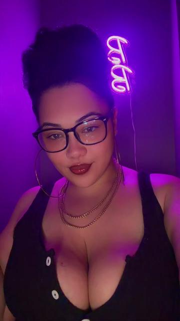 @QueenGetsHerWettaa ๐๐๐ฆโจ
