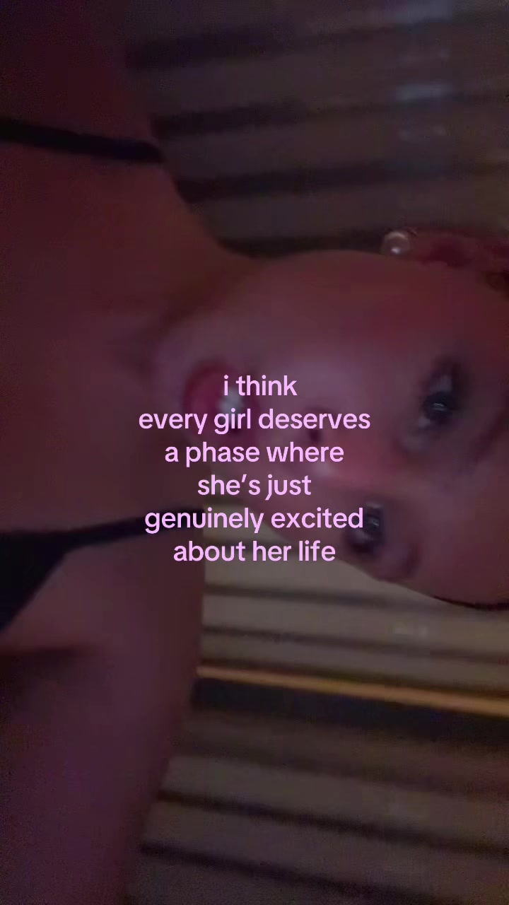 @thecarliedavis