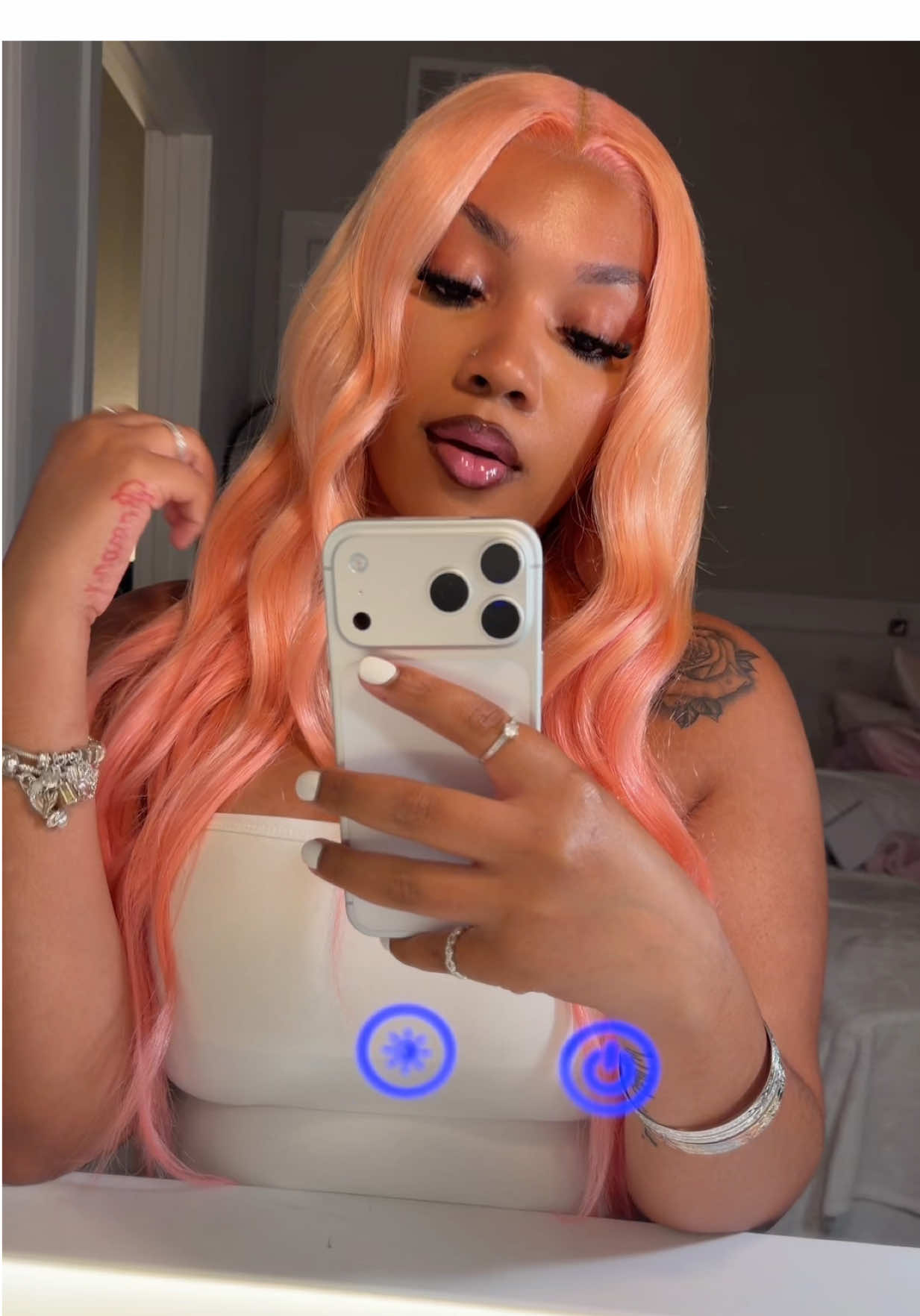 @monique