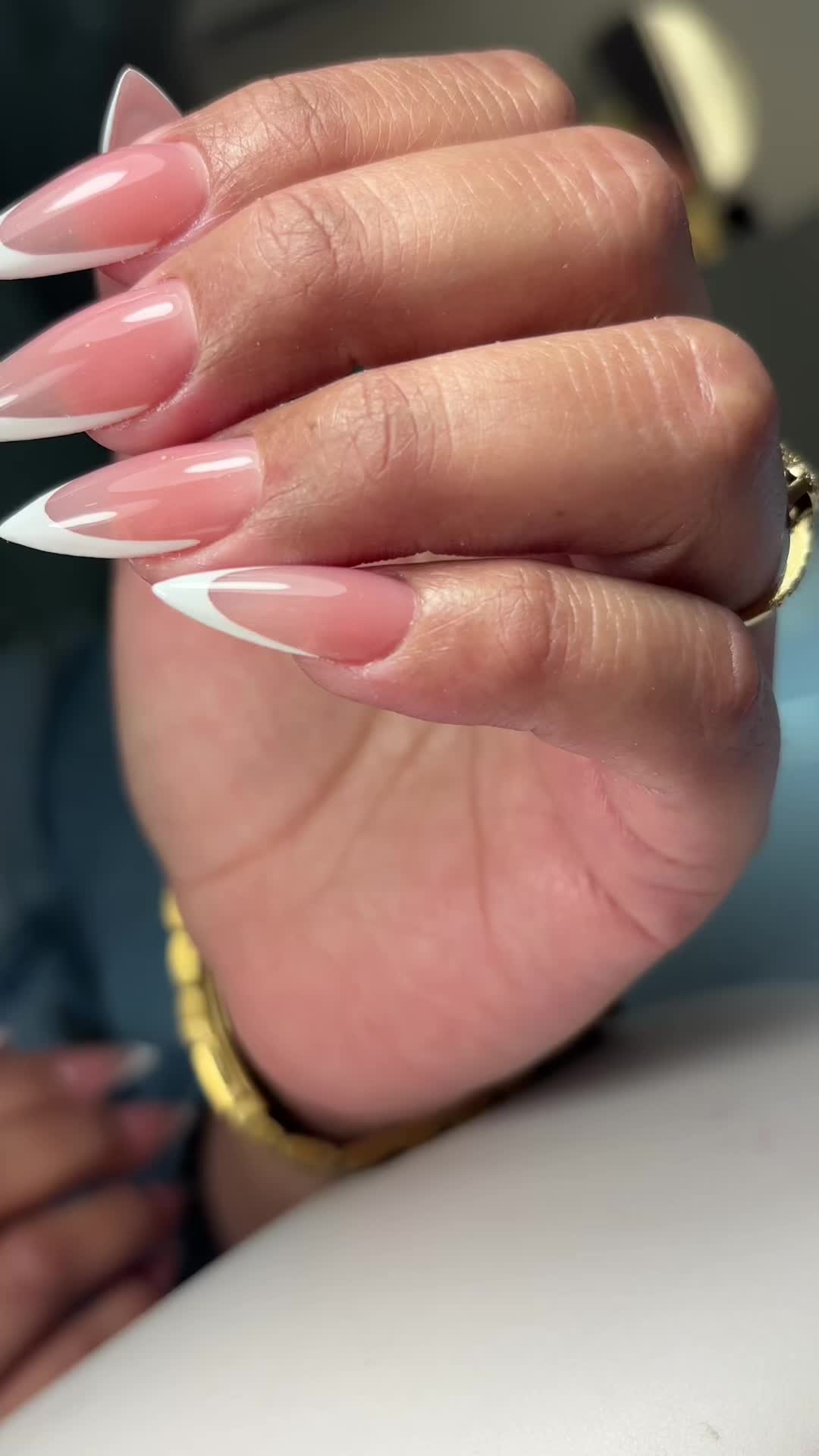 @bellaluengo.nails1