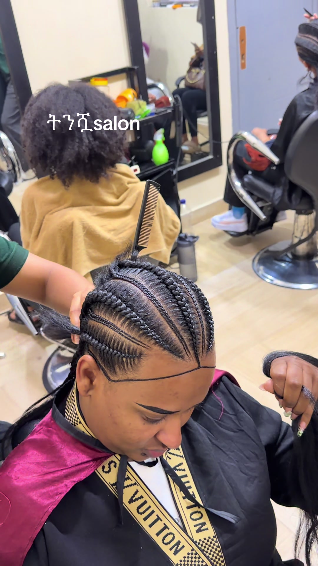 @Tommysimple-make up ትንሿ salon