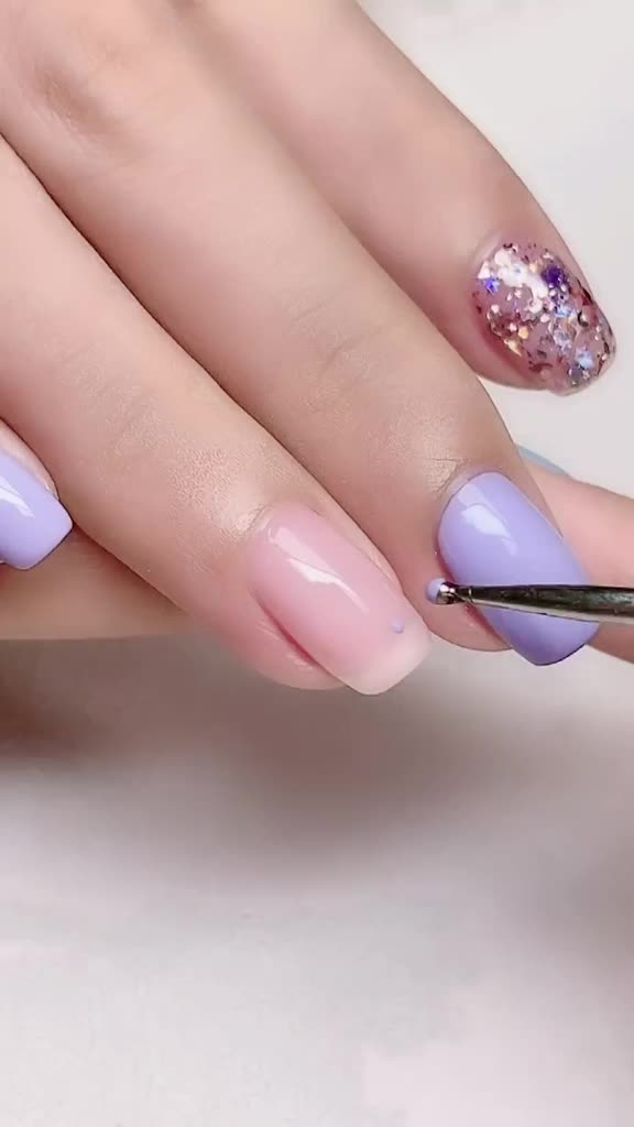 @Hinails