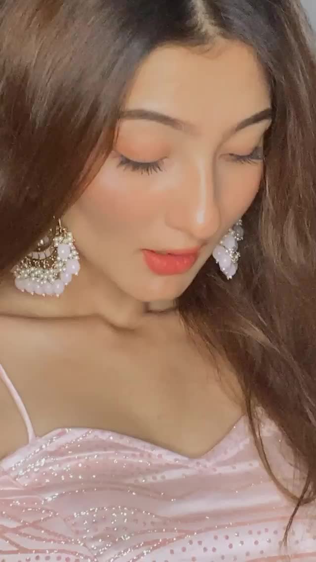 @Oviyaaa❤️