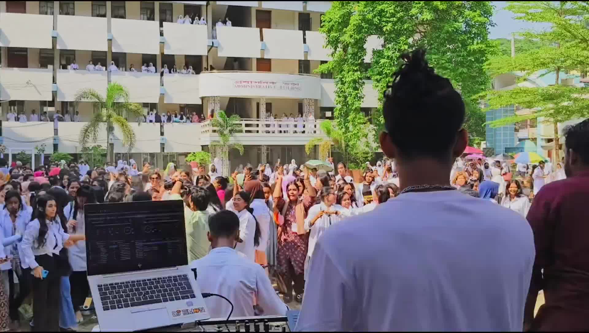 @DJ DLX