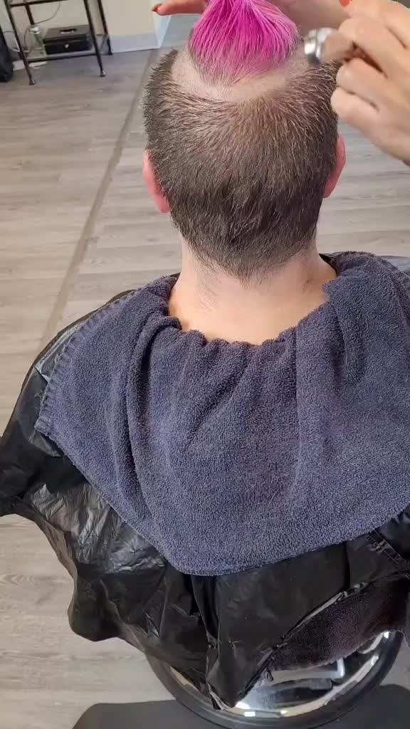 @ThePrettyBarber_Cris