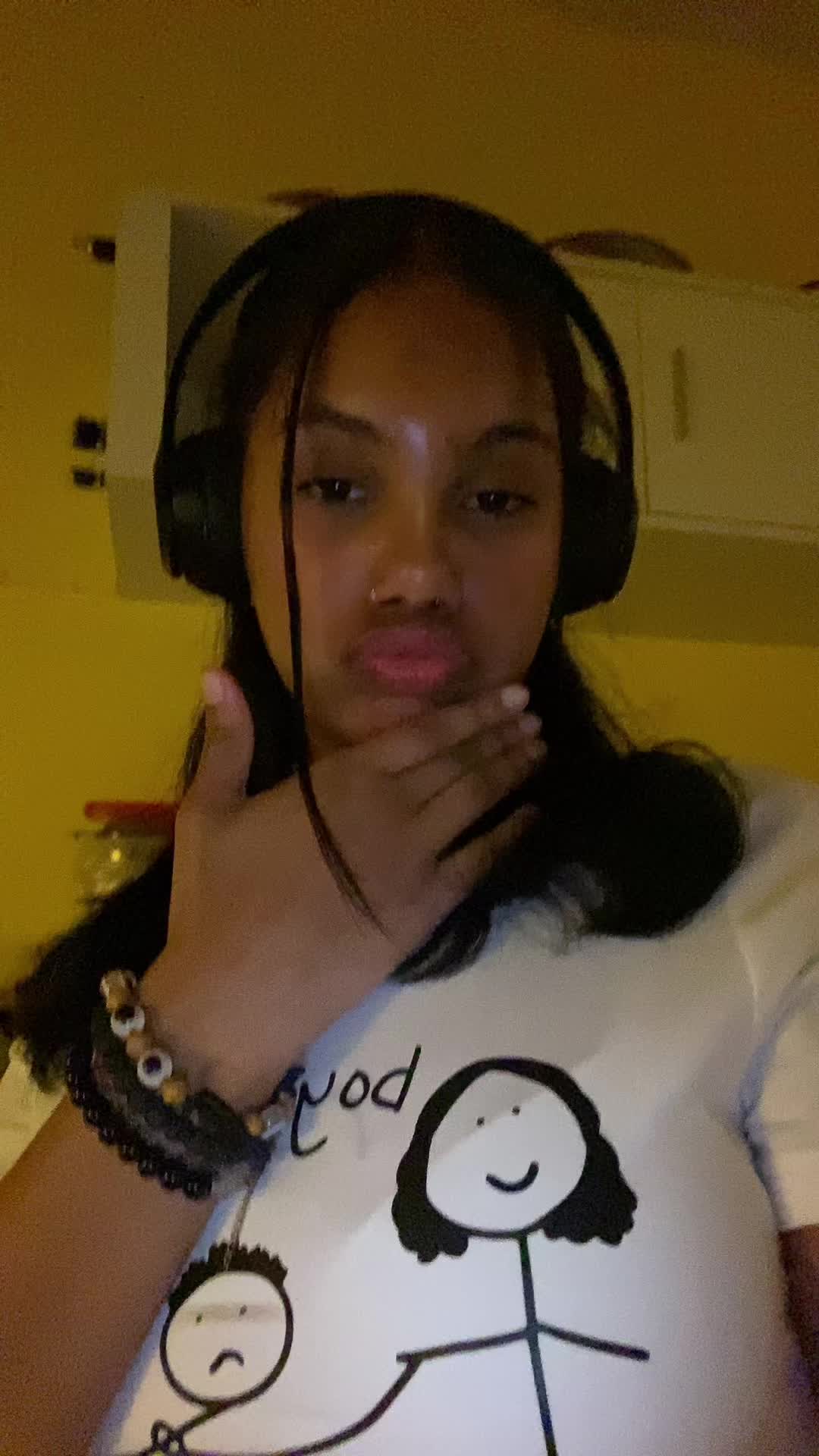 @nicoleee<3
