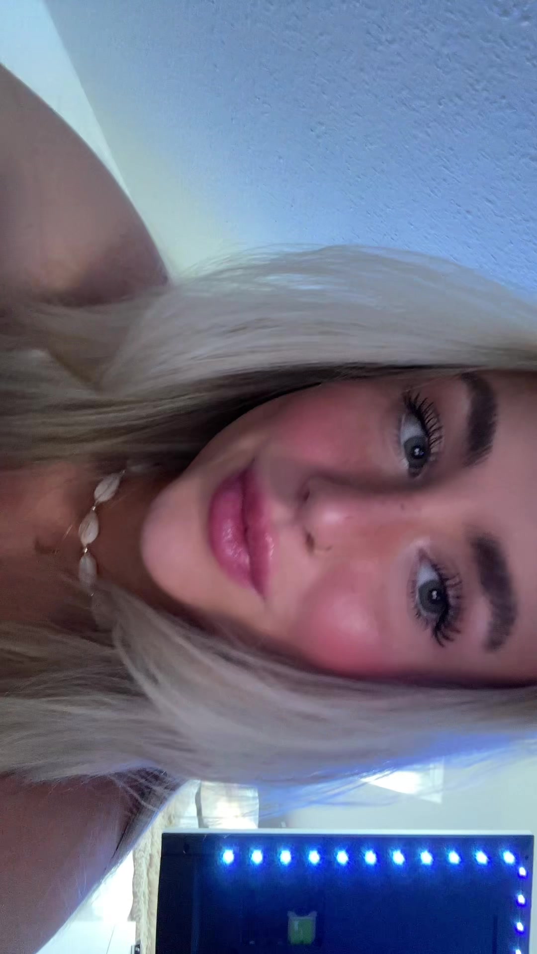 @Ur fav blondie<3
