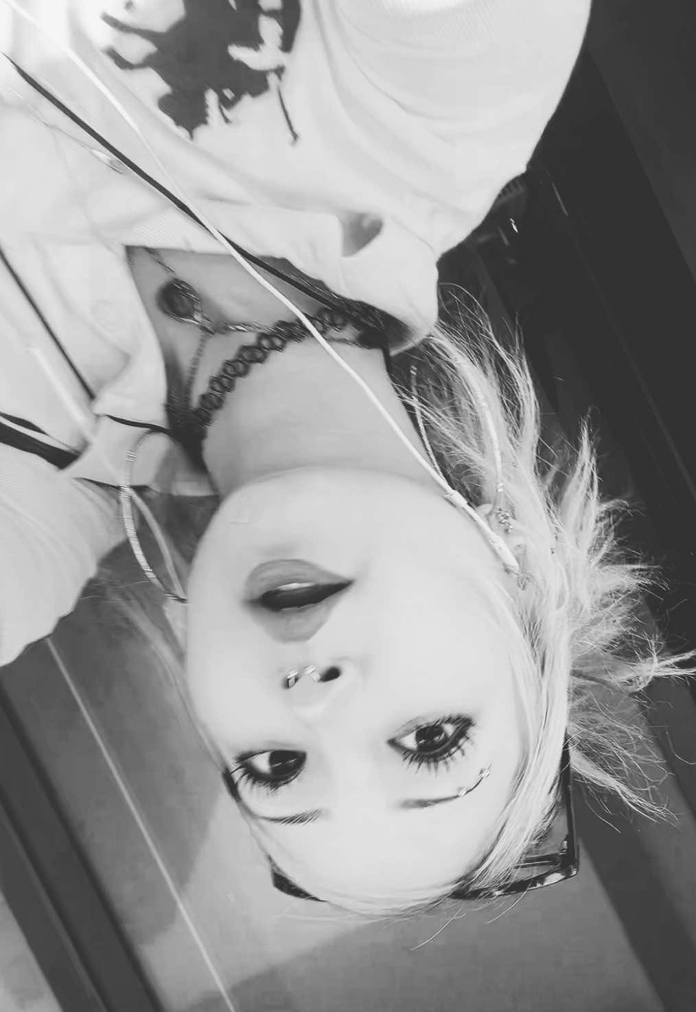 @ᗰᗩYᗩ