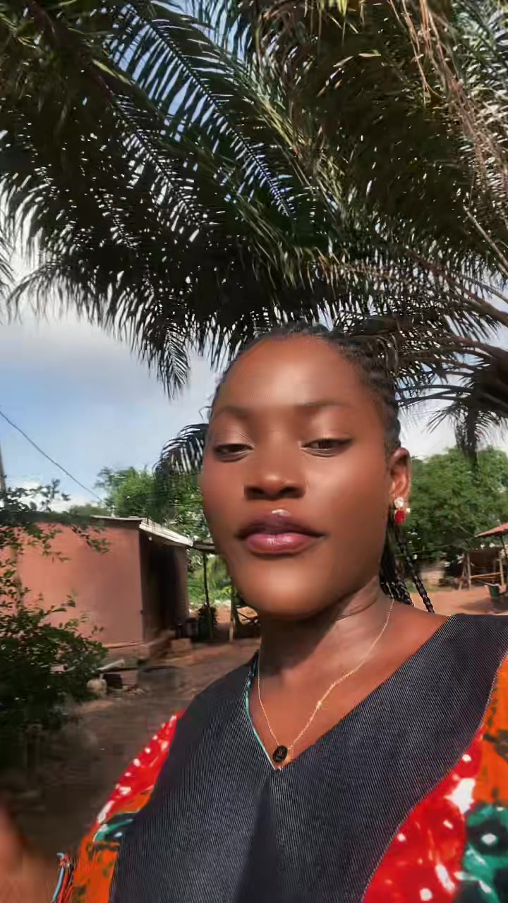 @CHEZ MISS HELENA 🛍💋🇨🇮