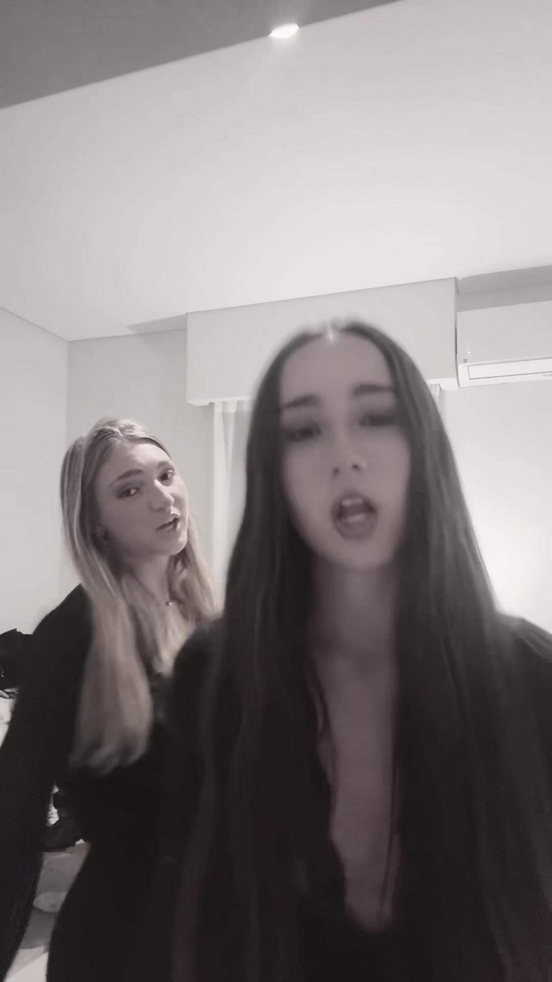 @olivia