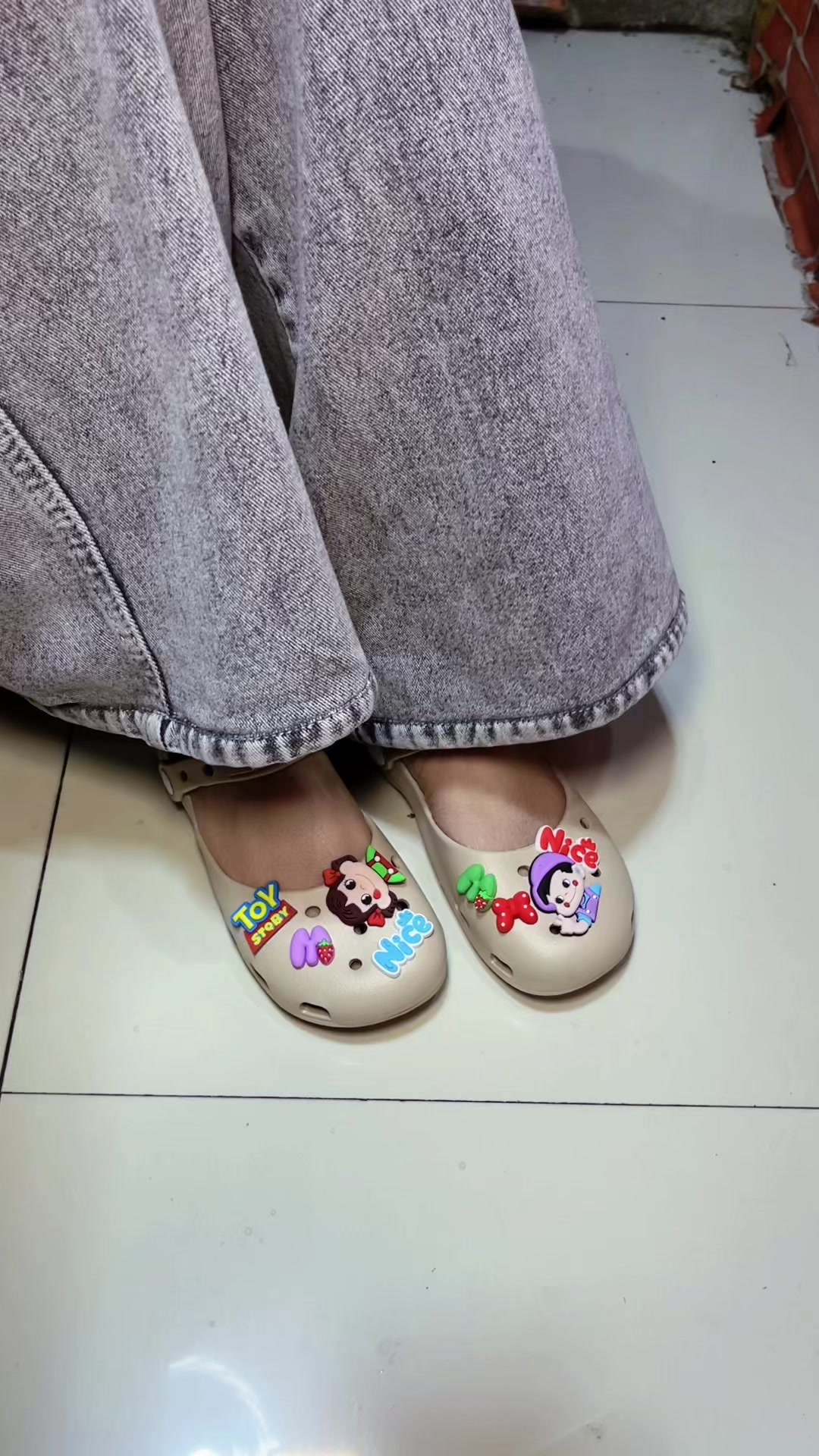 @LELI si paling TAS dan SANDAL