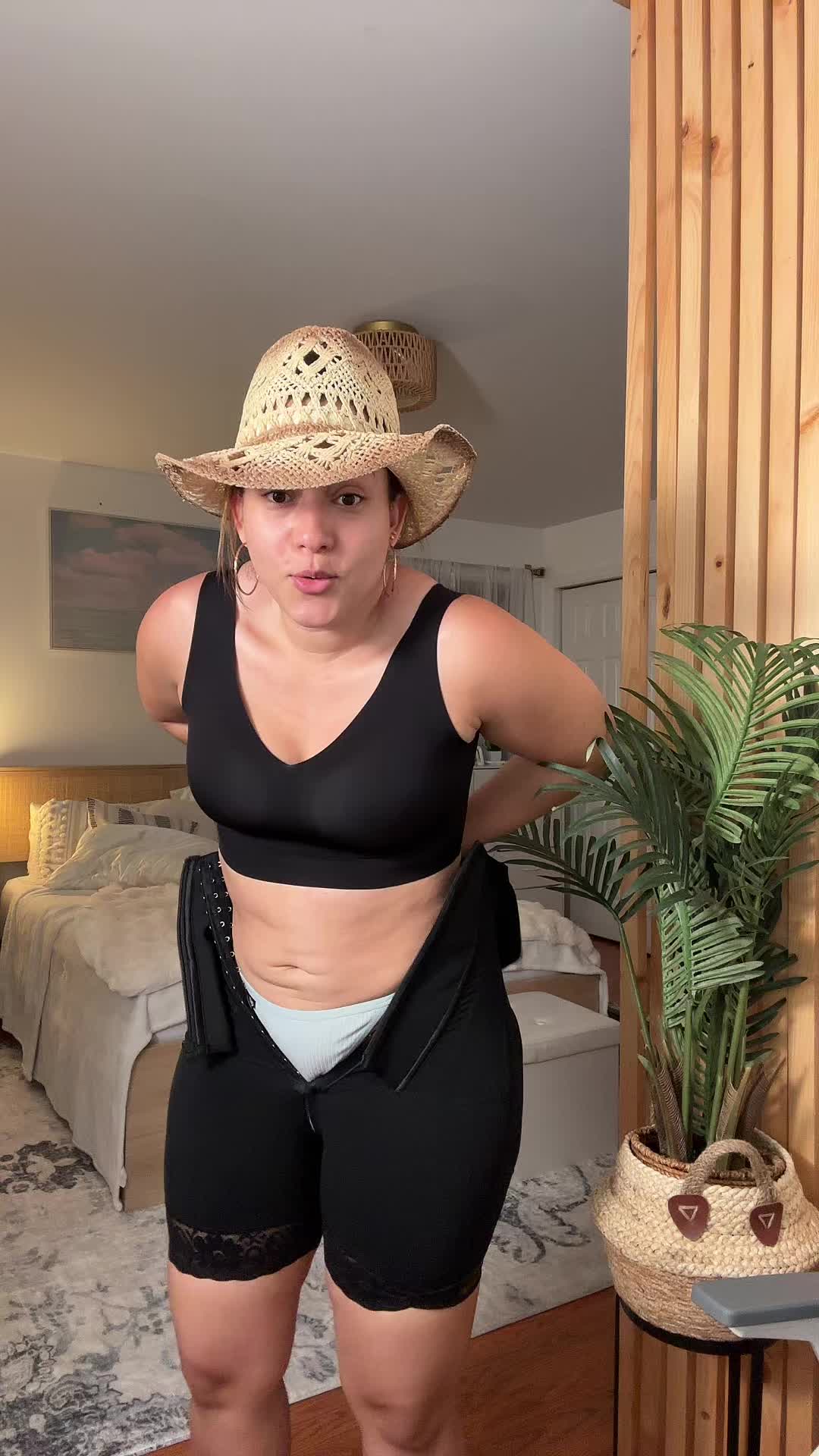 @emelytavv