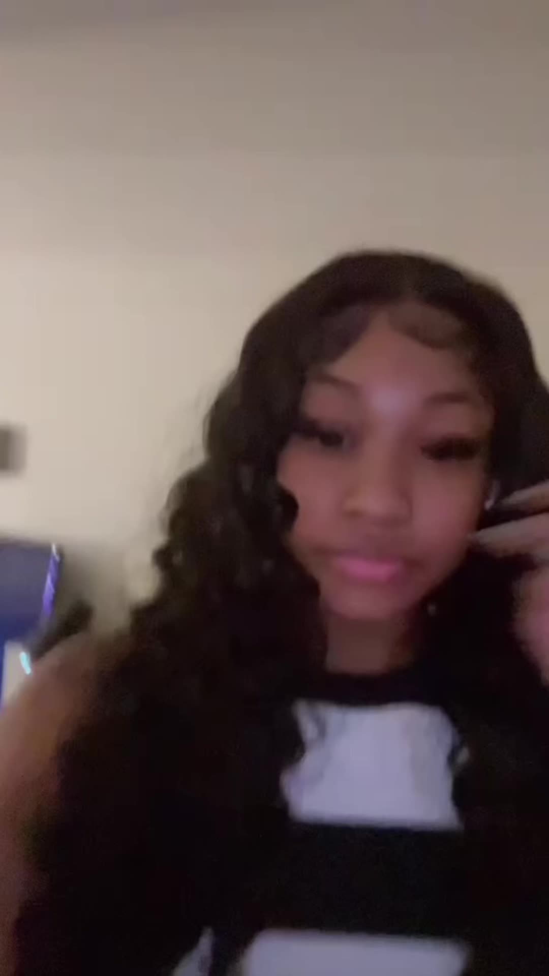 @niyaraa 👅