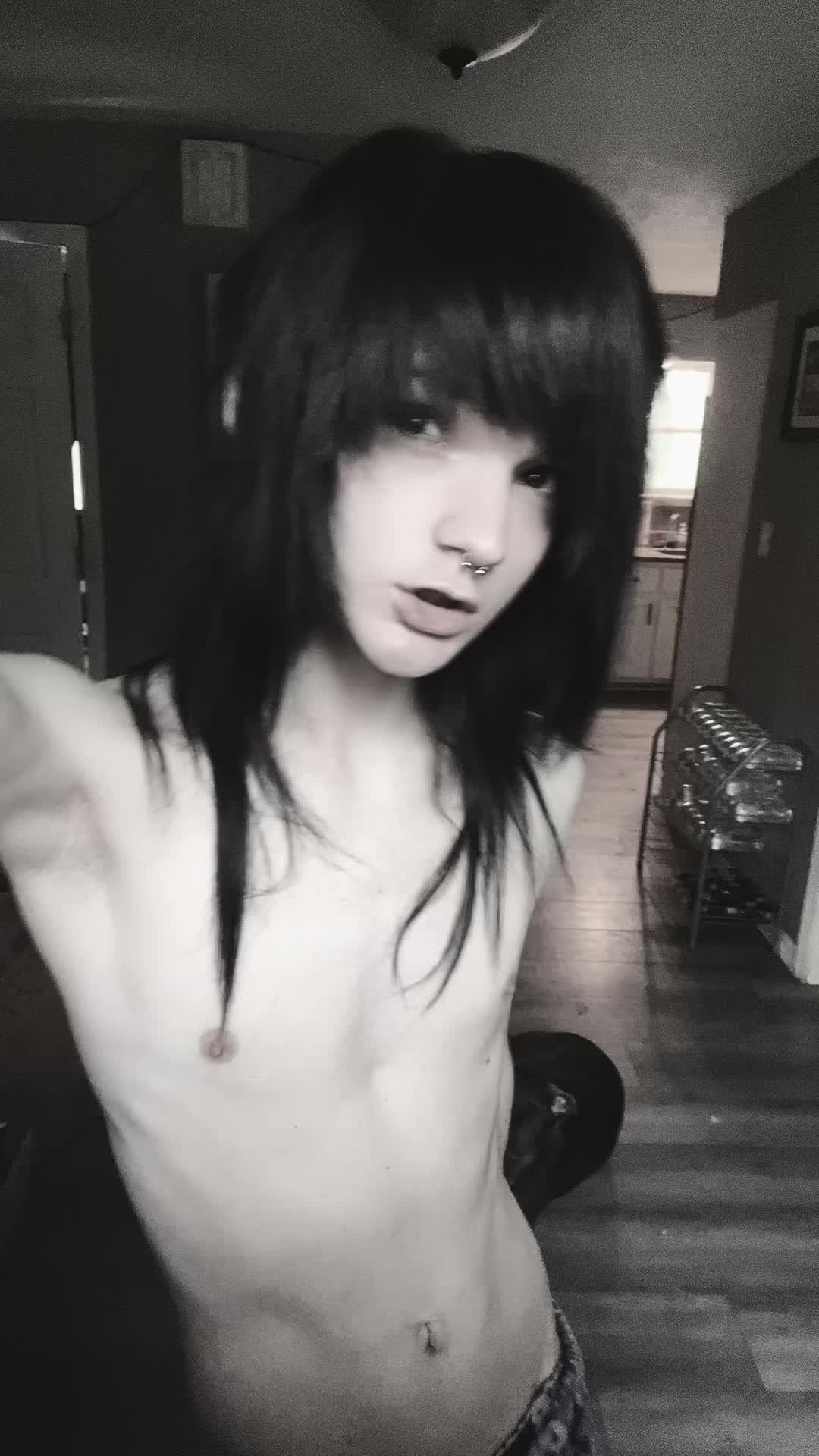 @waltz.moore