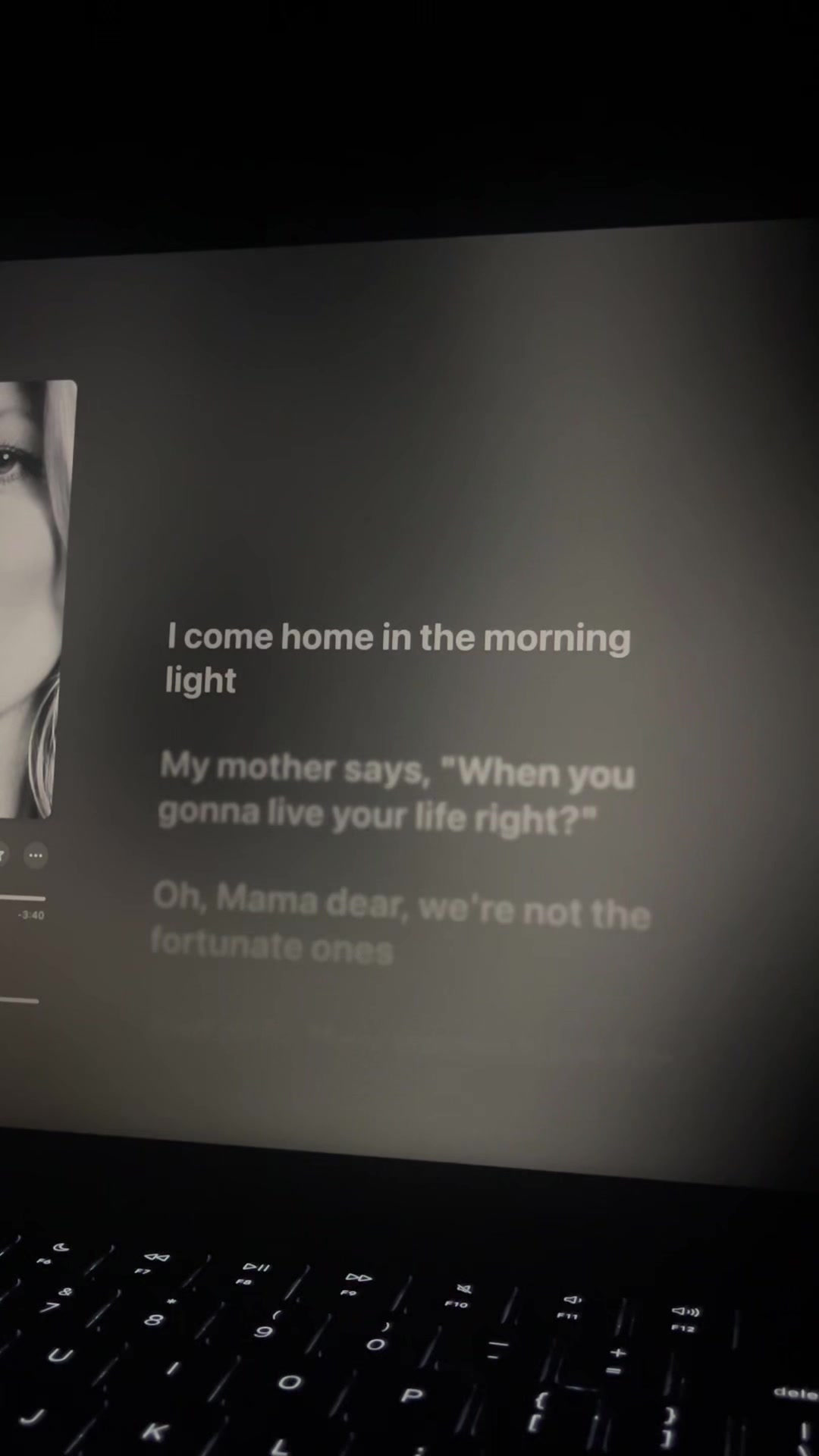 @🎧