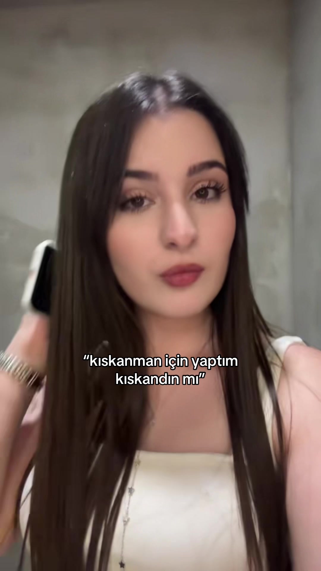 @EK.