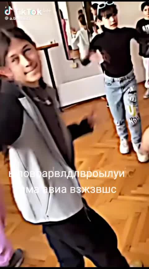 @BRIANA 12323 . 1