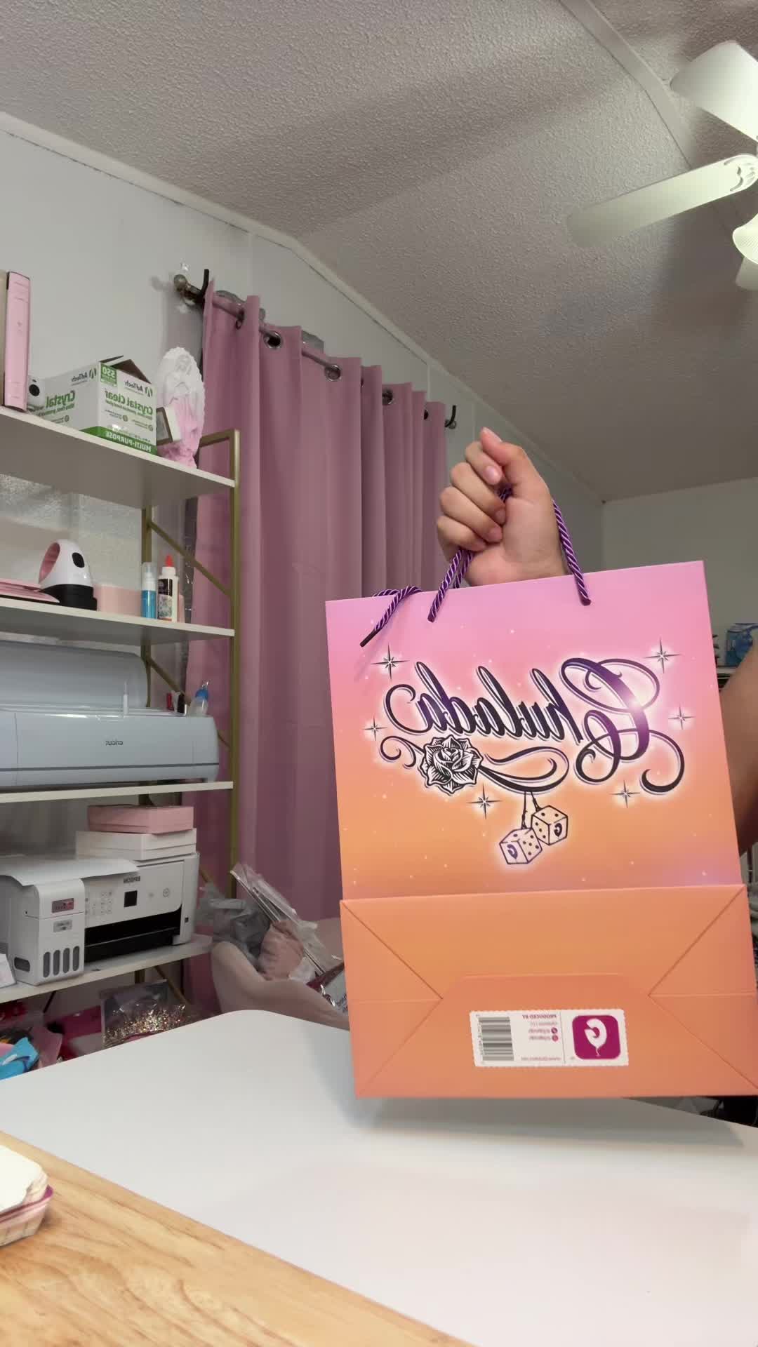 @𝓜𝓮𝓵𝓪𝓷𝓲𝓮