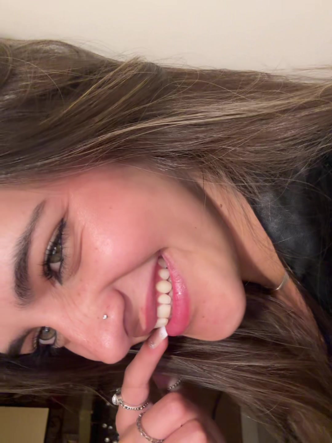 @🤫