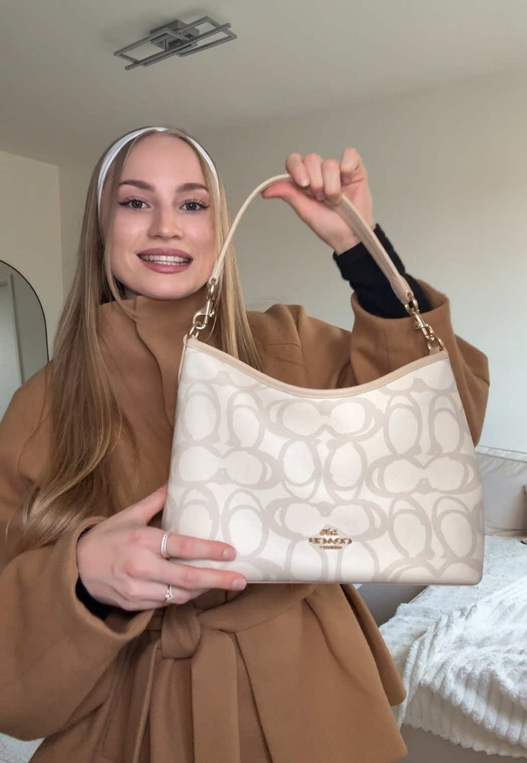 @Isabella