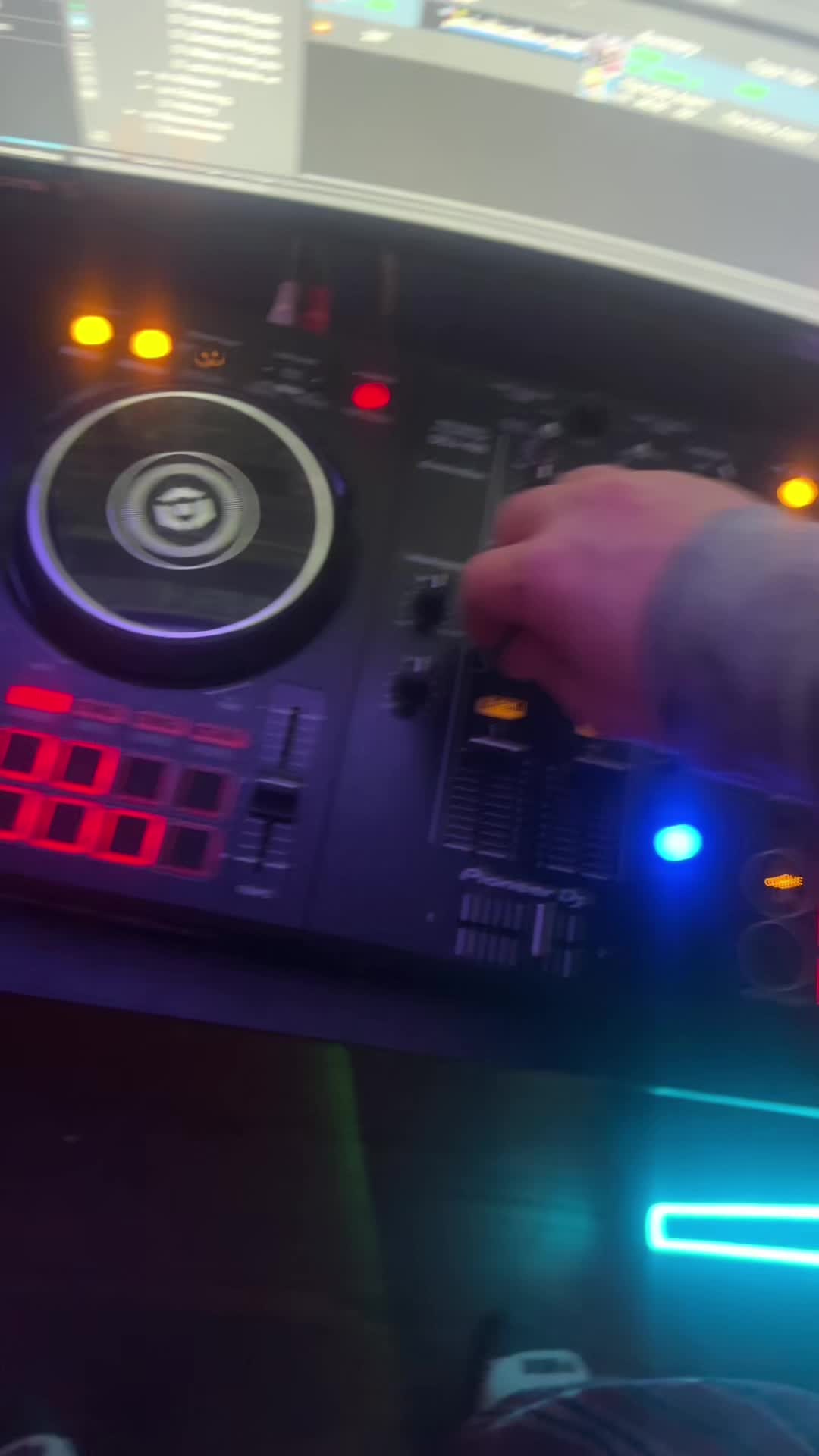 @dj4iv
