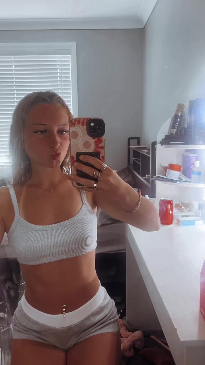 @𝒜𝓇𝓂𝒶𝓃𝒾♛