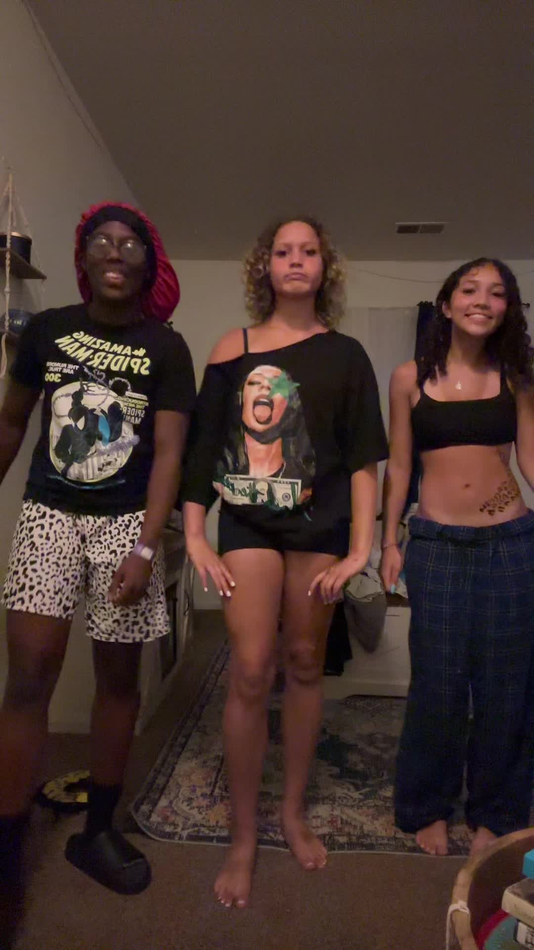 @🎧
