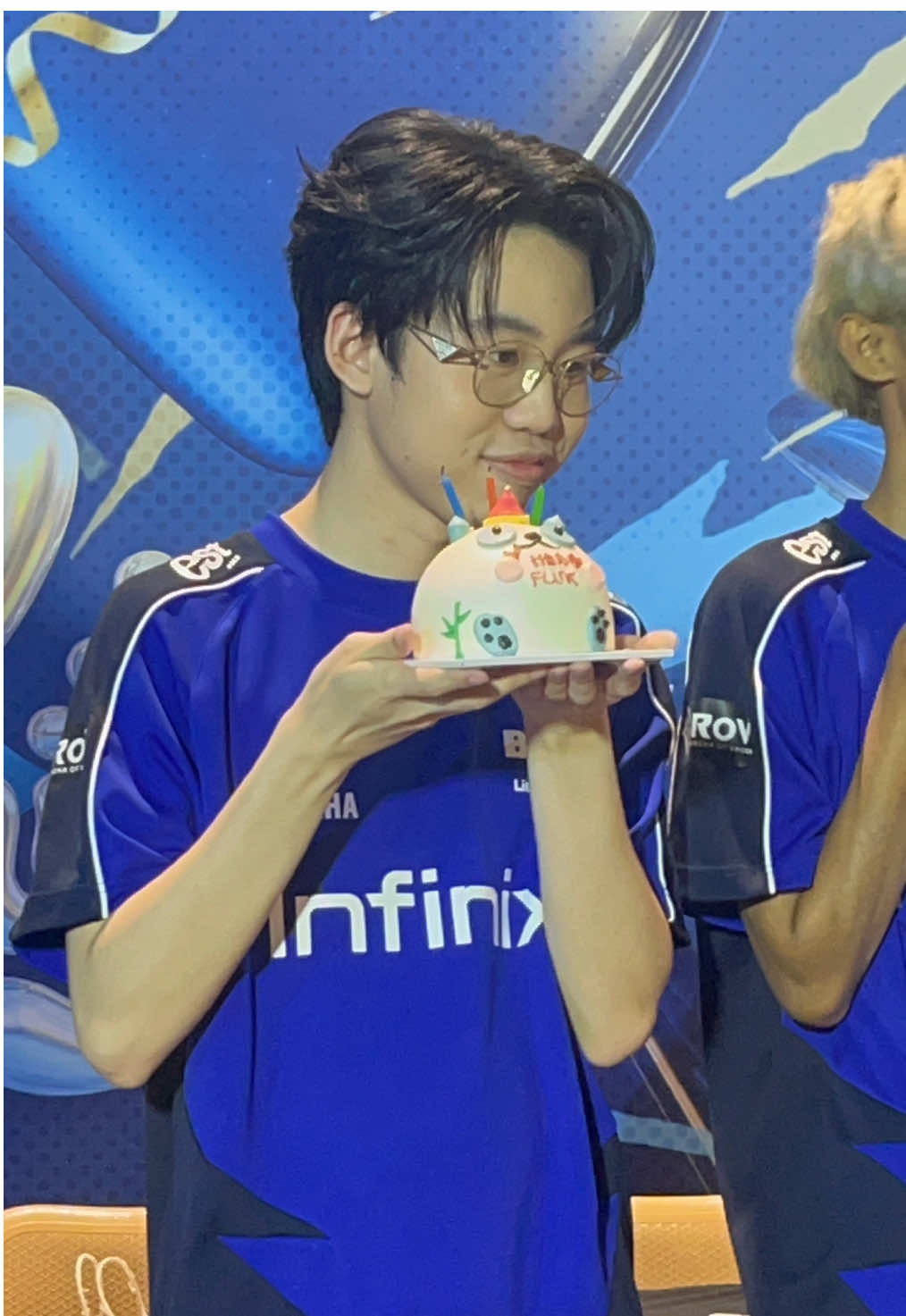 @LUCKY(แฟนคลับทีมแชมป์)