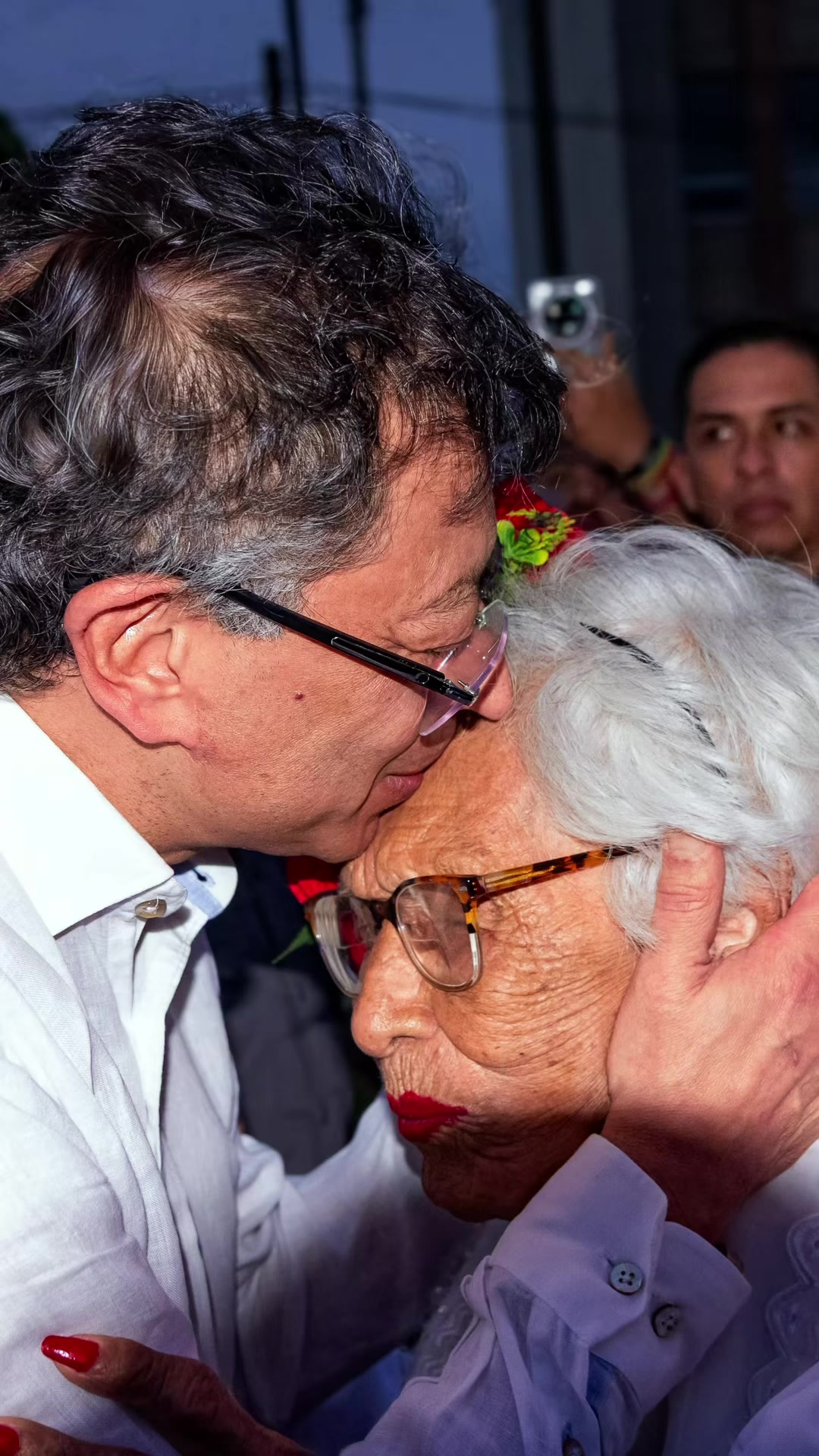 @Gustavo Petro