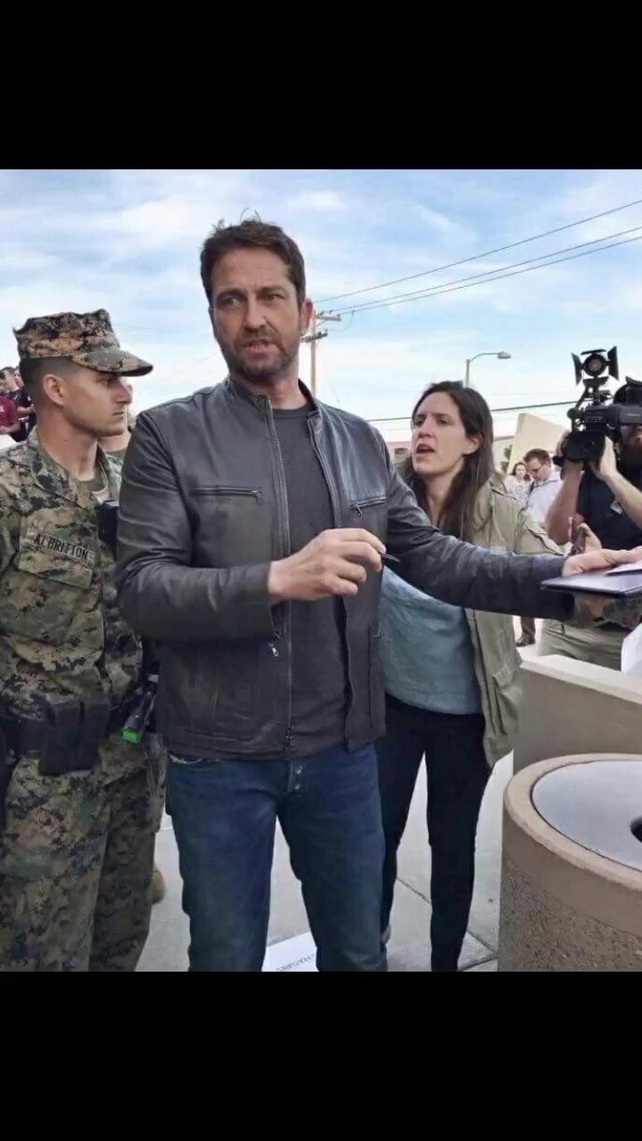 @Gerard Butler Fan Zone