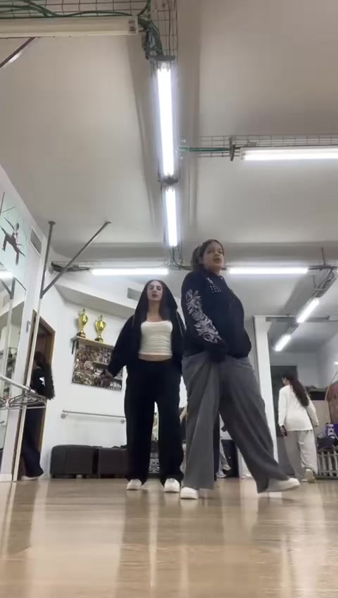 @HILI