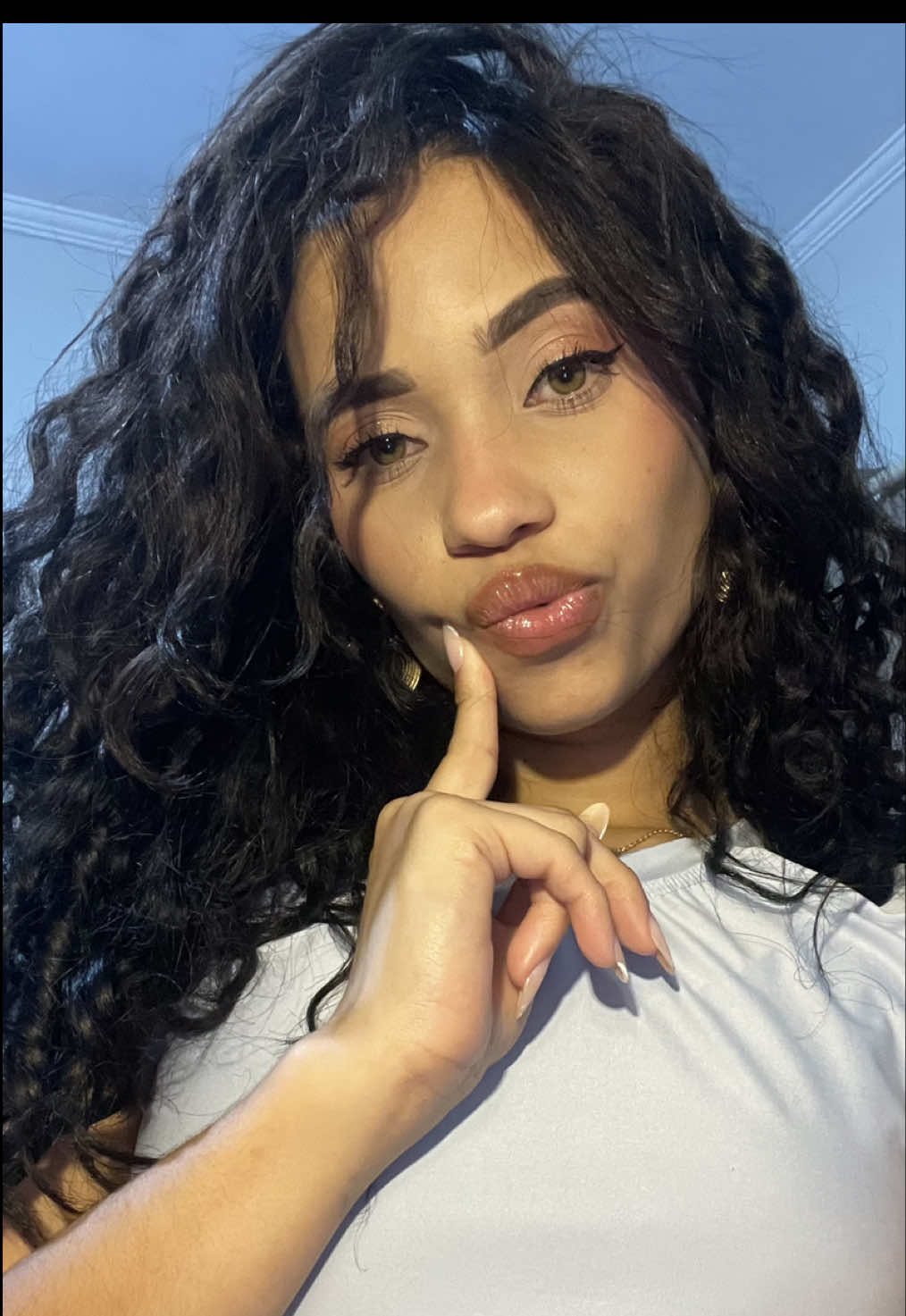 @Emy_