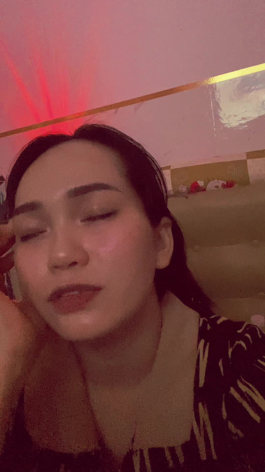 @HOÀNG TỶ