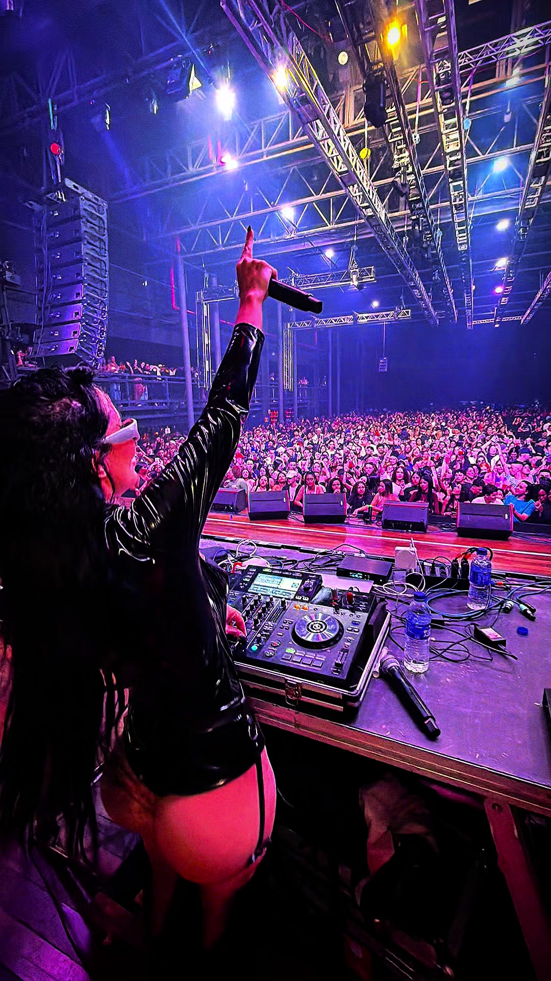 @djmonaliny