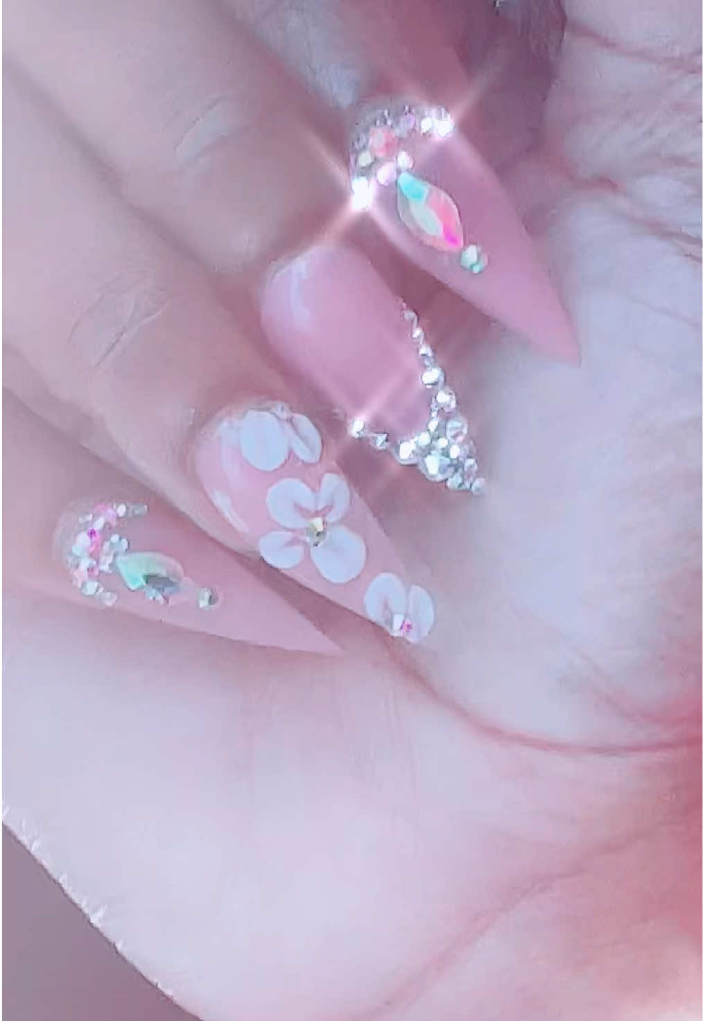 @C H 👑 N 🌹 L 🗝️