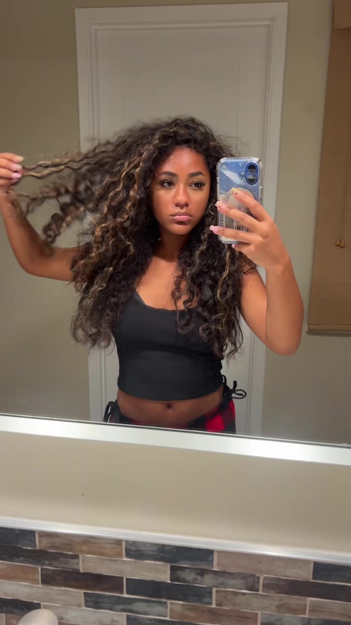 @Ava🙂↕️