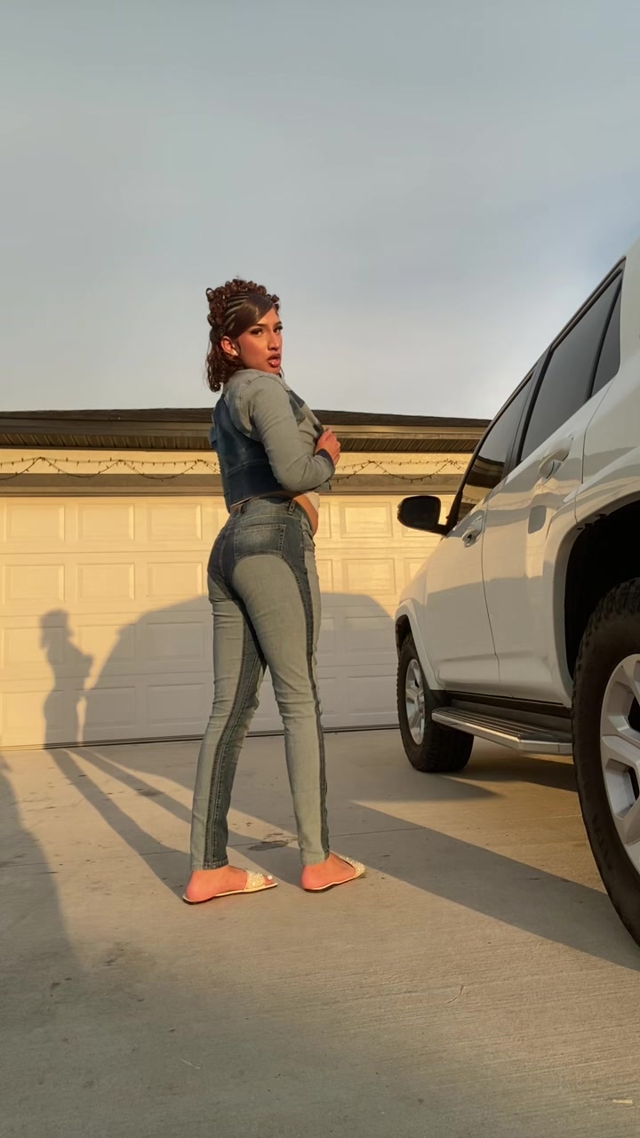 @dabaddestdoll