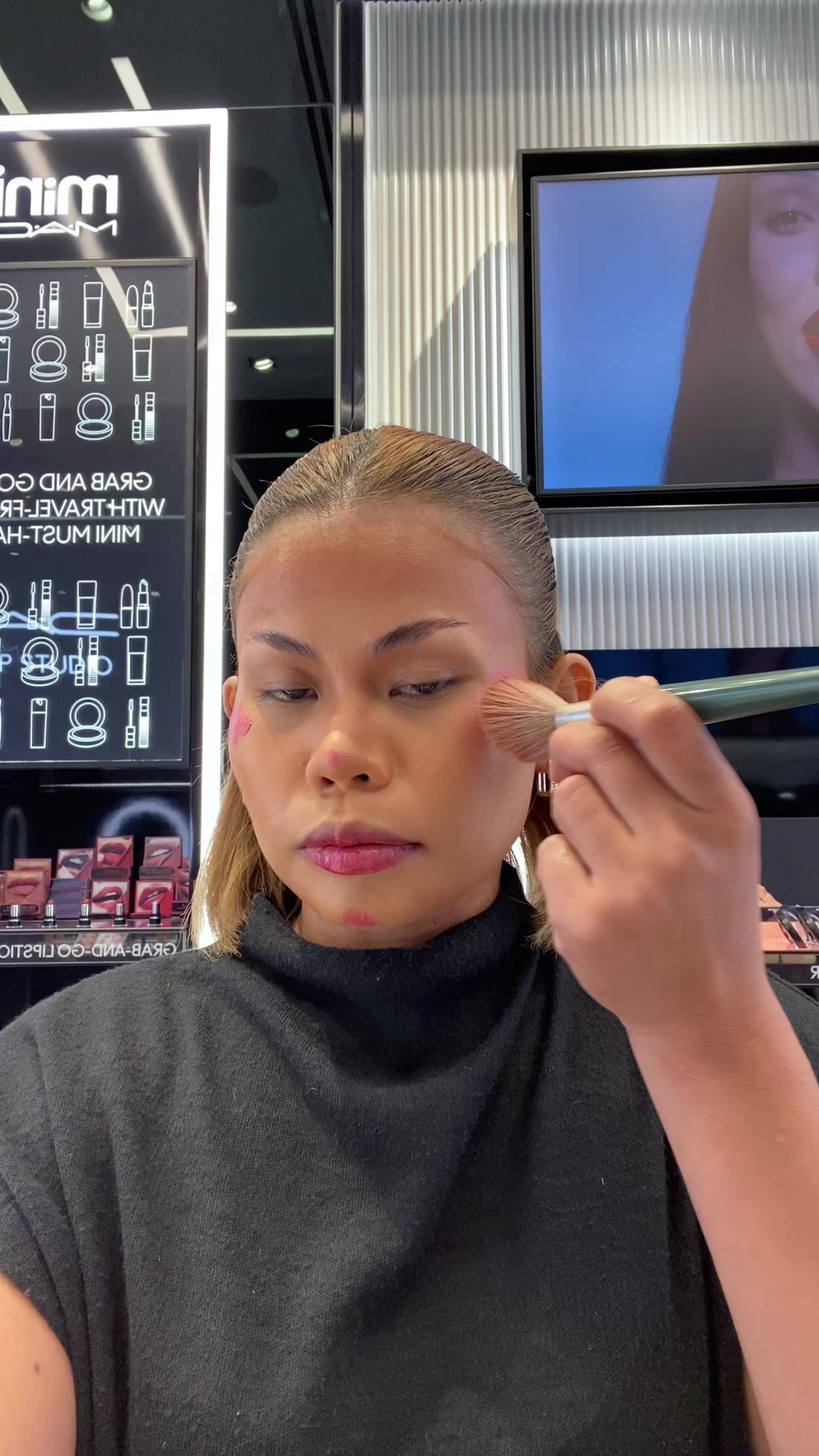 @Ziah M.A.C Artist💄