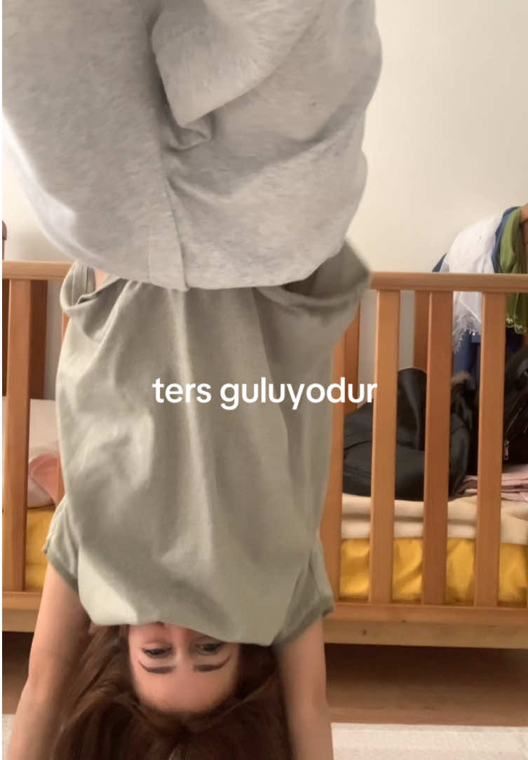 @👩🏻&zwj;🦲