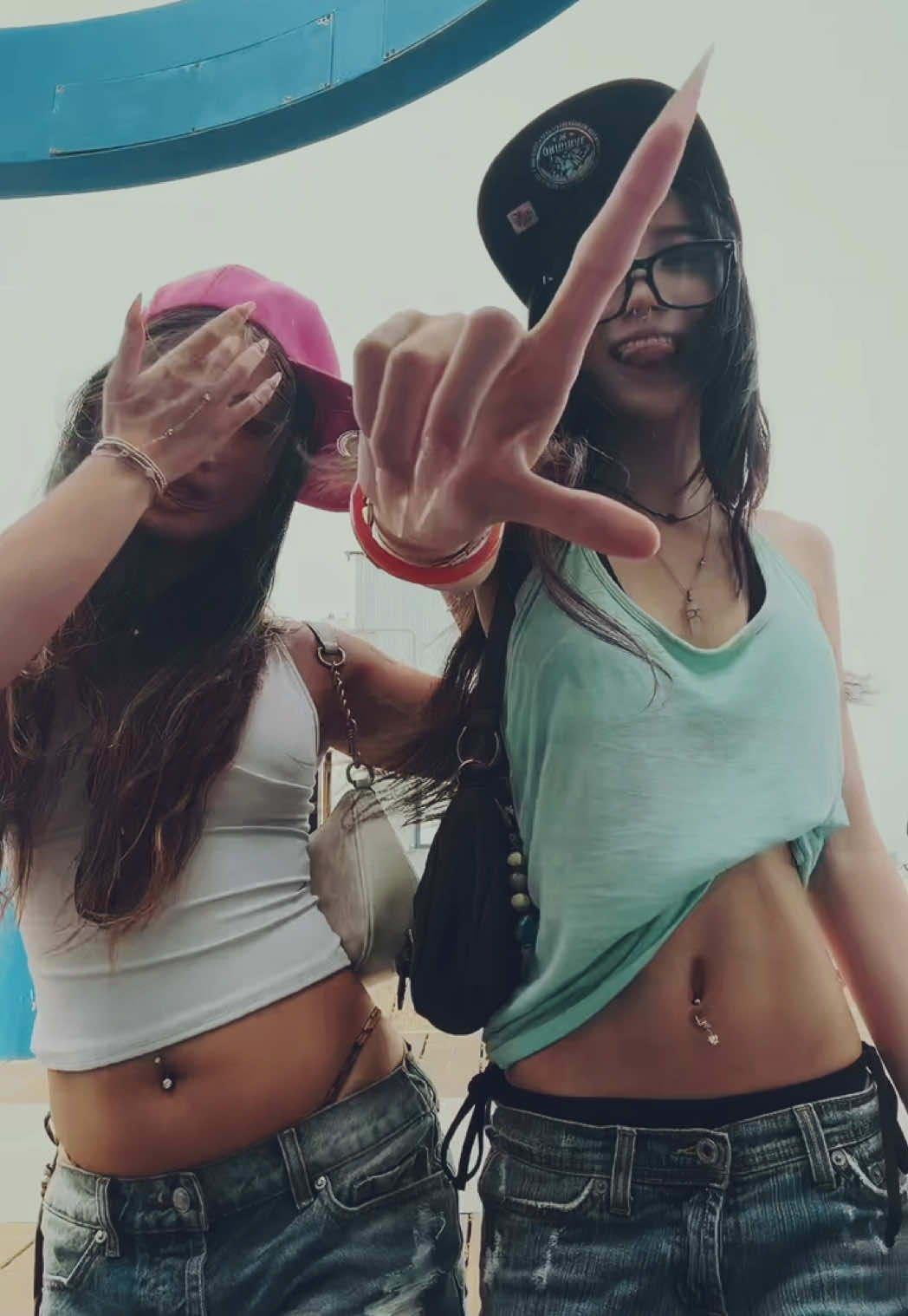 @isaqella
