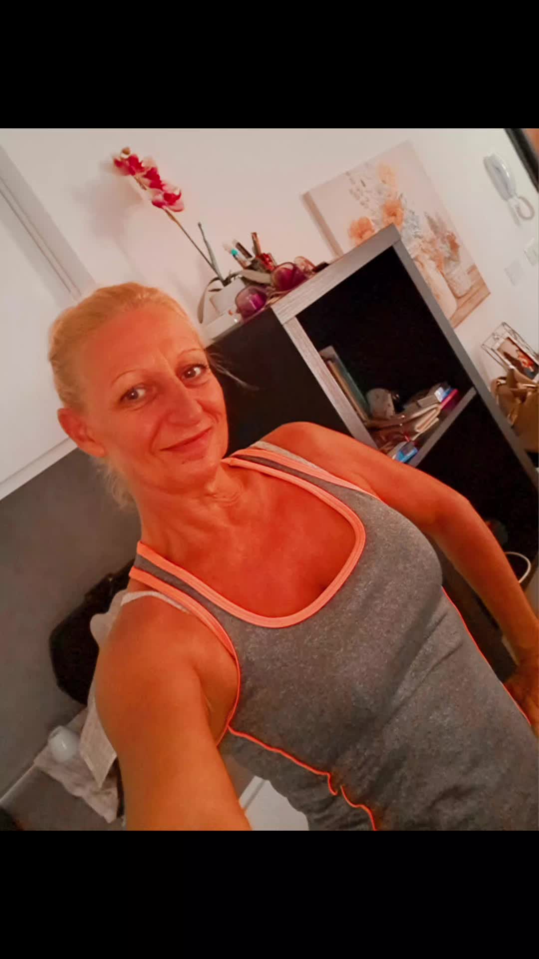 @Laura Loni349
