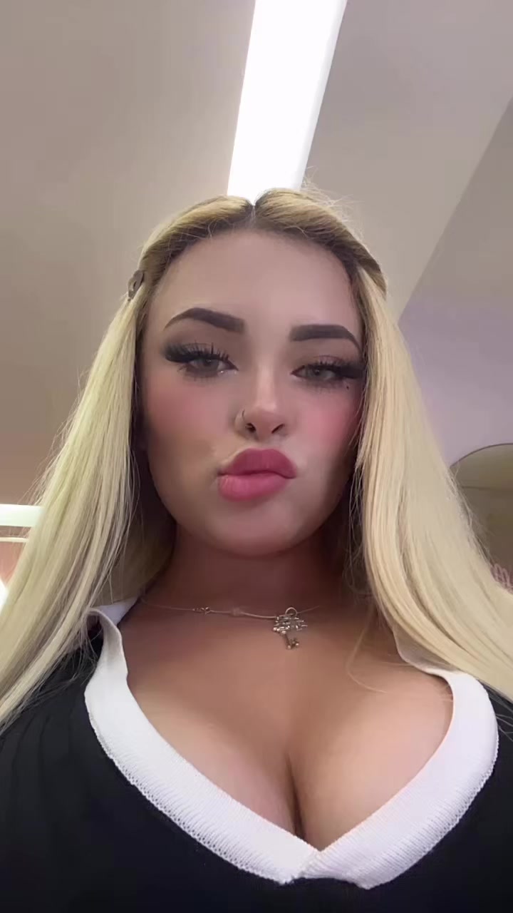 @👑 𝐻𝒶𝓇𝓁𝑒𝓎 de chispa🕶️