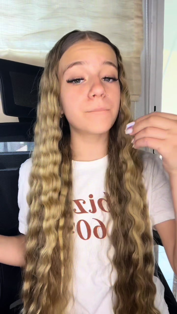 @Bella