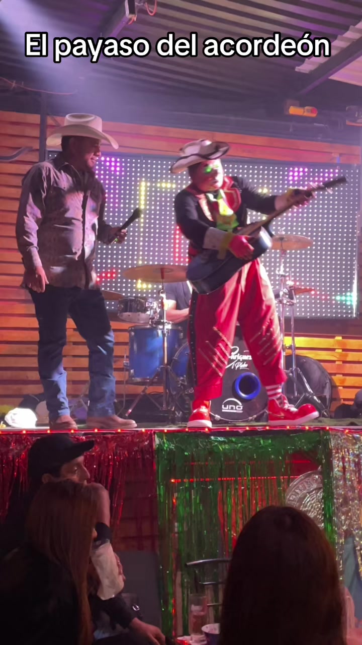 @PAYASO CHARLY BOY