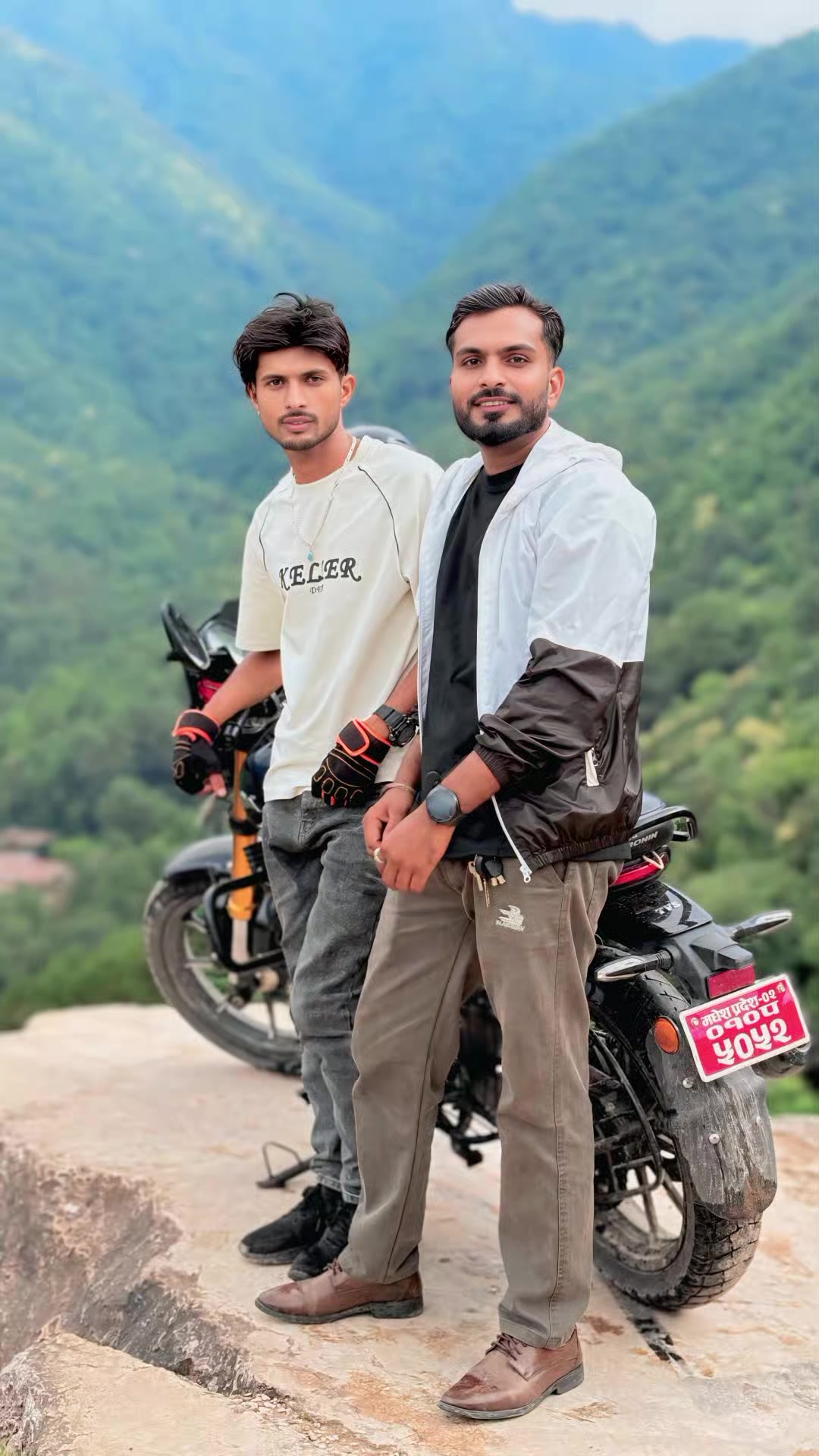 @Birendra .。:∞♡*♥ Patel