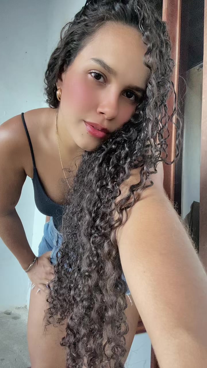 @dominique