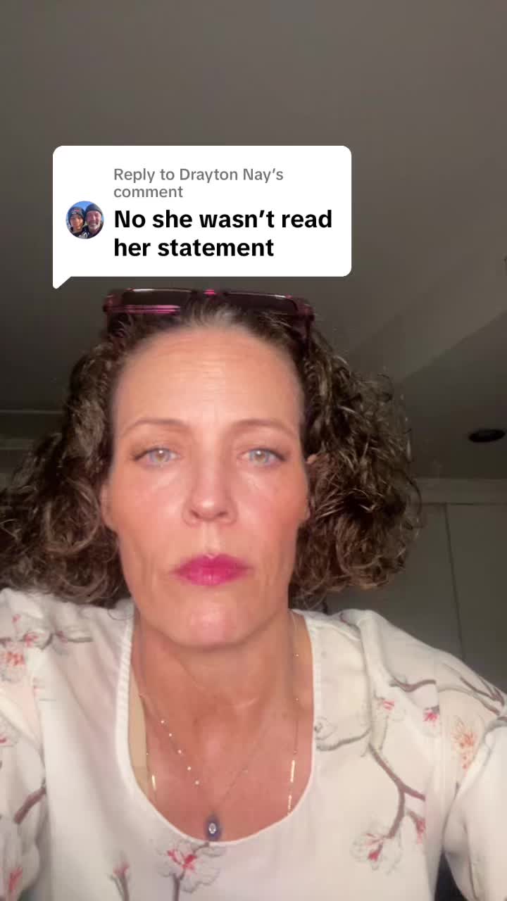 @HolaAmy