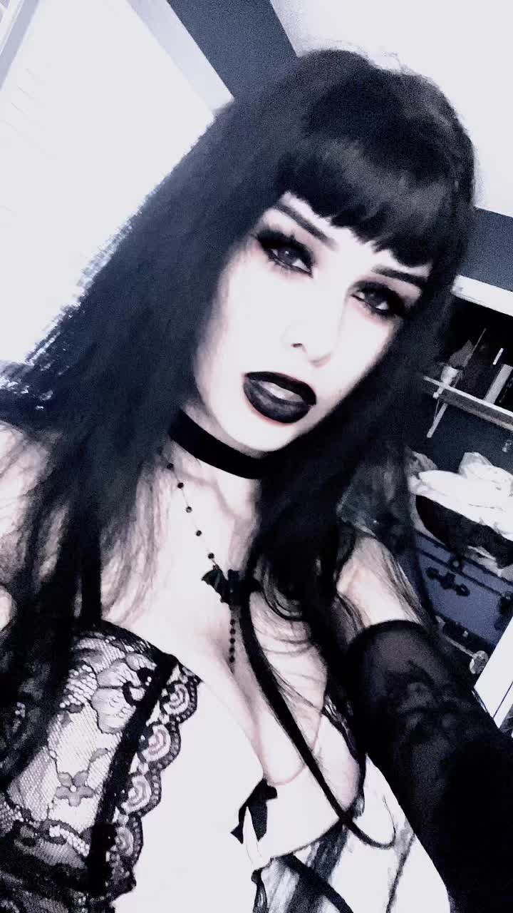 @Maria🦇