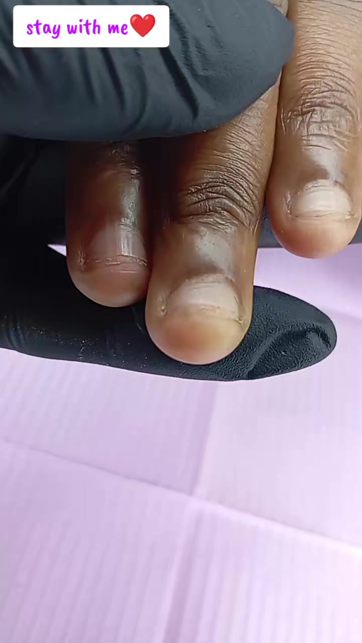 @Naf4nails