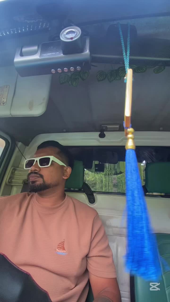 @@iamDinuka 🧜&zwj;♂️🇱🇰